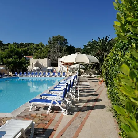 Baia Degli Aranci & 4* فيستَ