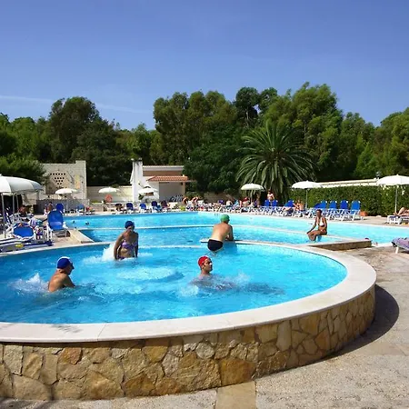 منتزه العطل Baia Degli Aranci &