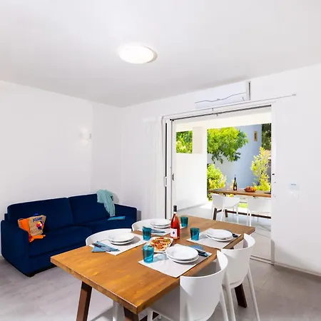 Baia Degli Aranci & 4* فيستَ