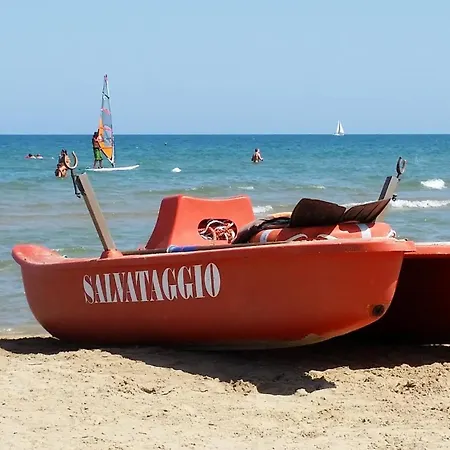 منتزه العطل Baia Degli Aranci &