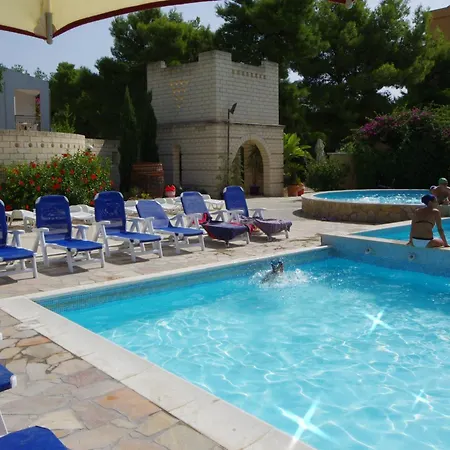 منتزه العطل Baia Degli Aranci & فيستَ