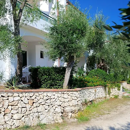 Baia Degli Aranci & منتزه العطل 4*
