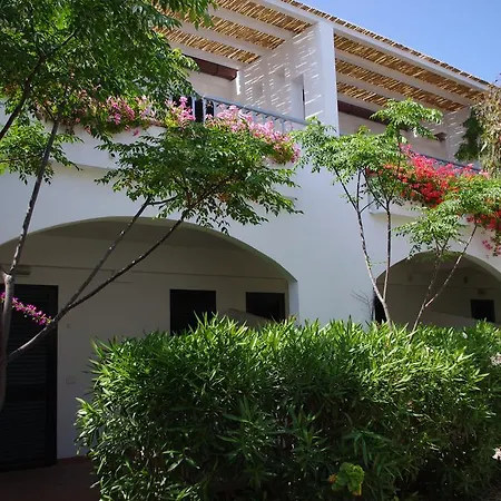 منتزه العطل Baia Degli Aranci &