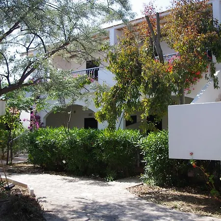 Baia Degli Aranci & منتزه العطل فيستَ