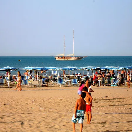 منتزه العطل Baia Degli Aranci &