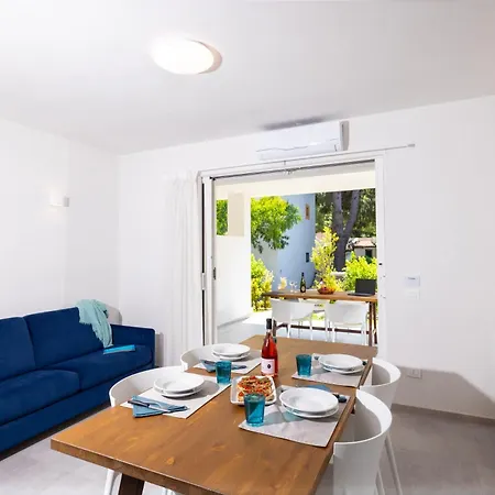 Baia Degli Aranci Village 4*